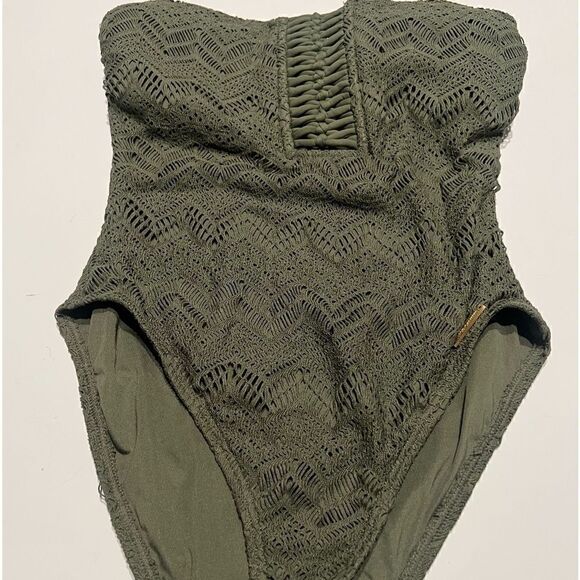 VINCE CAMUTO Crochet Bandeau One-Piece Swimsuit safari green New 8 - Picture 11 of 16